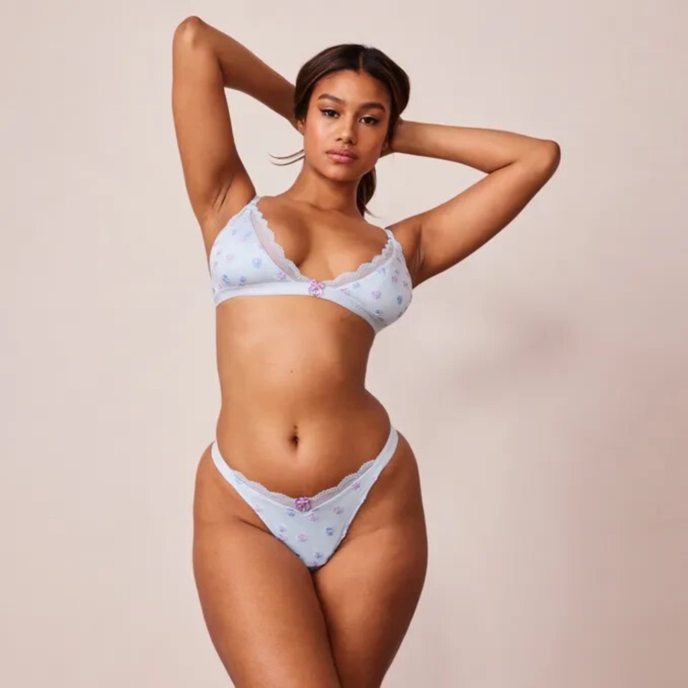 lounge set blue floral